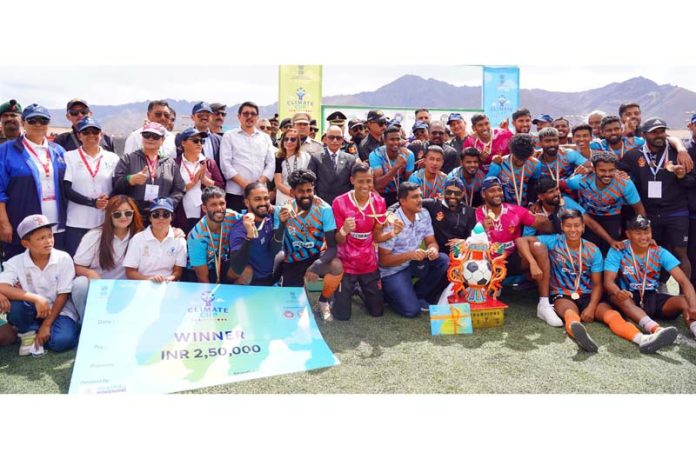 Winning team posing along with Lieutenant Governor of Ladakh, Brigadier (Dr) BD Mishra at Leh.