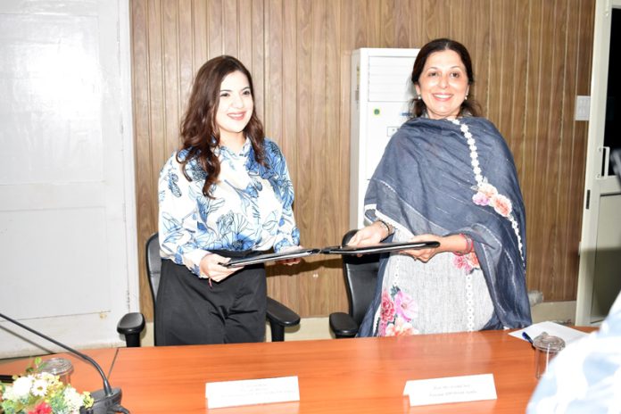 Dignitaries posing for a photograph after MoU was signed between SPPND GDC Samba and Take One and Jamkash Trucking Private Limited.