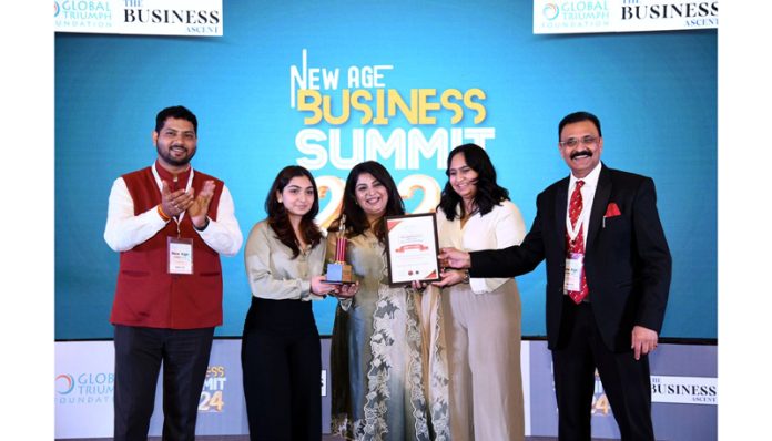 Aarti Chowdhary receiving an award from the dignitaries in Lucknow on Sunday.