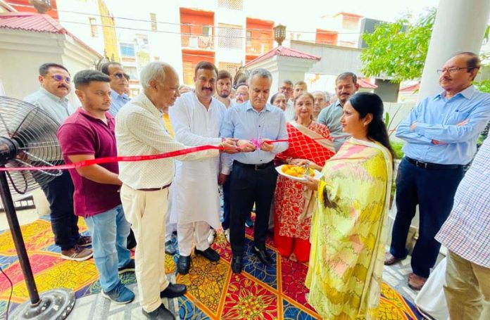 Shakti Pathak inaugurating Dr Uttam Chand Shastri Pathak Laboratory at Kalindi Nursing Home.