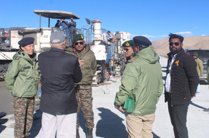 DGBR Lt Gen Srinivasan interacting with engineers of Project Himank at LAC in Eastern Ladakh.