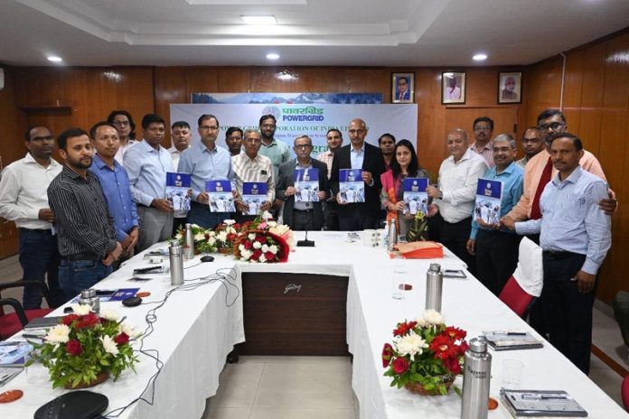 Dignitaries during a workshop where DRDO handed over high-altitude sustenance technologies to PGCIL.