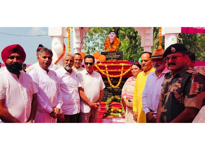 R S Chib, former Minister paying his tribute to Shaheed Ramesh Lal in Suchetgarh on Thursday.