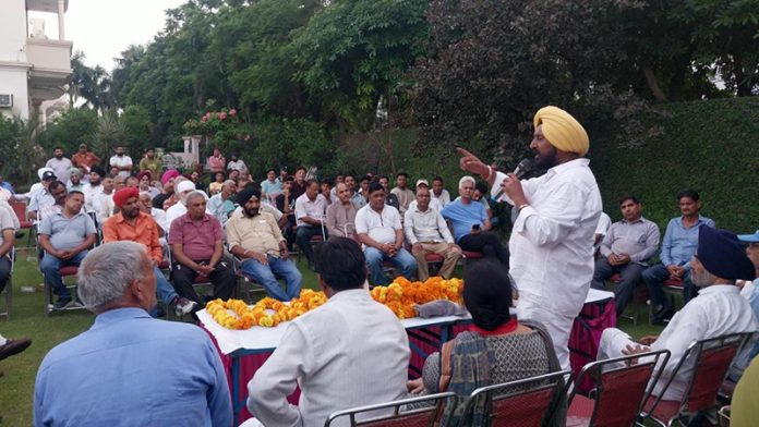 Senior Congress leader, Taranjit Singh Tony addressing a public meeting in Jammu on Thursday.