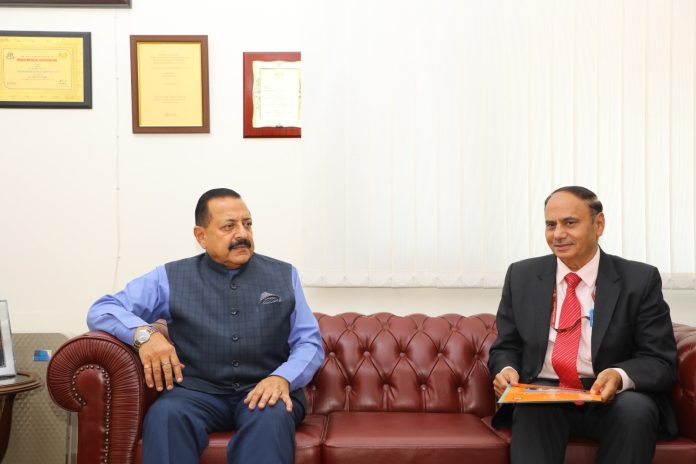 Chief Information Commissioner of India, Heeralal Samariya calling on Union Minister Dr Jitendra Singh at New Delhi on Saturday.