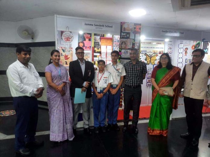 Students of Jammu Sanskriti School posing along with dignitaries.