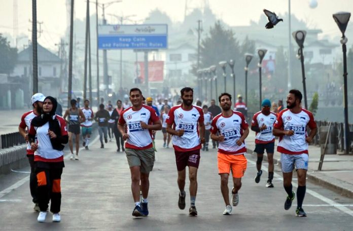 Runners raise concerns over ‘Age Categorization’ in 1st Int’l Kashmir Marathon