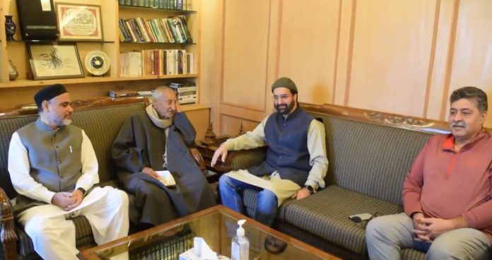 First Time After Article 370 Abrogation, Moderate Hurriyat Leaders Held A Meeting In Srinagar