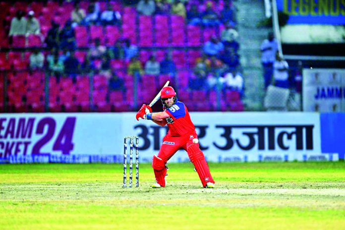 Skipper Ian Bell playing a shot during match against Gujarat Giants at MA Stadium on Monday. -Excelsior/Rakesh