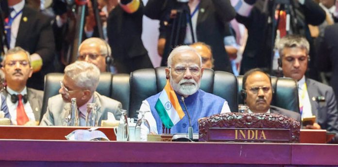 Prime Minister Narendra Modi at 19th East Asia Summit in Vientiane, Laos on Friday.(UNI)