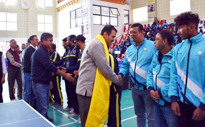 Dignitaries interacting with players at Leh.