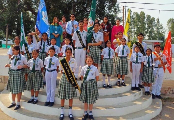 Newly appointed Students Council of DPS Kathua posing for group photograph.