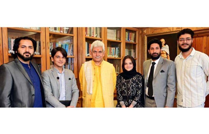 Lt Governor Manoj Sinha meeting delegation of Kashmir Road Safety Foundation.