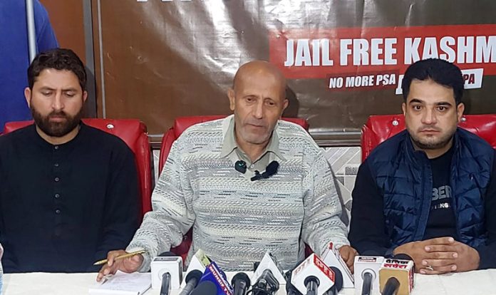 MP Baramulla Er Rashid addressing a press conference in Srinagar. -Excelsior/Shakeel