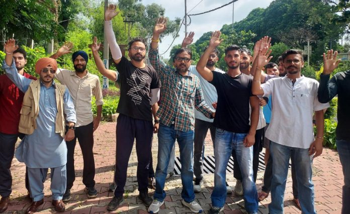 JU scholars protesting aginst JU authorities on Wednesday.