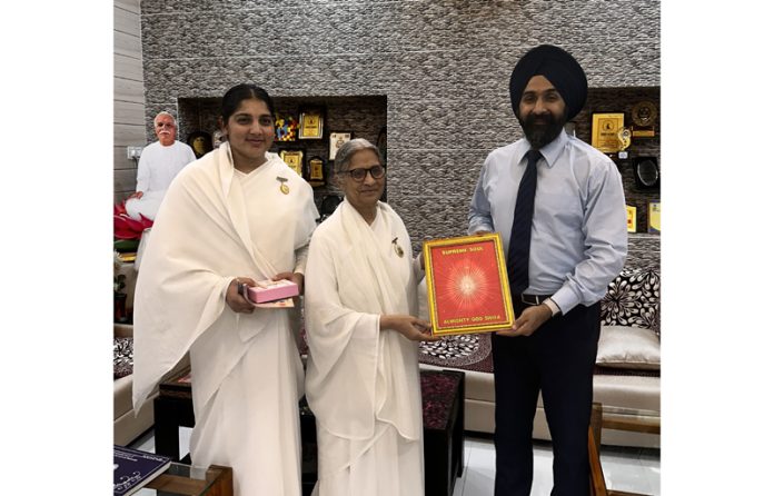 Head Sister of Brahmakumari Ashram at Amphalla, B K Sudershan honouring Dr Ranjit Singh.