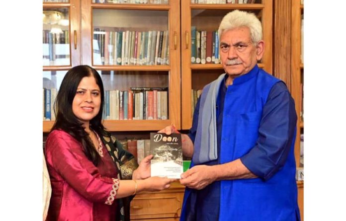 Lt Governor Manoj Sinha meeting Rohini Vaishnavi, president, Amarnath Vaishnavi Foundation.