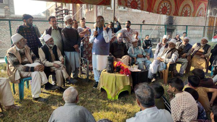 Tariq Hameed Karra addressing his supporters during visit to Central Shalteng Assembly constituency.