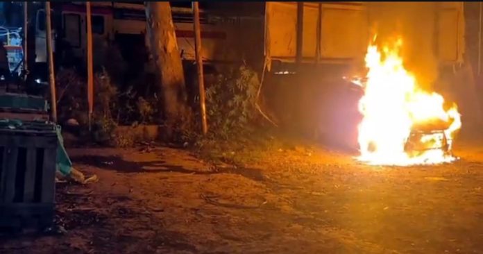 Car catches fire near Rajouri city police station on late Thursday evening. — Excelsior/Imran