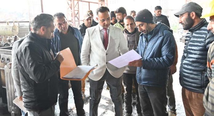 DDC Shopian inspects Power Workshop, MED Control Room and other facilities