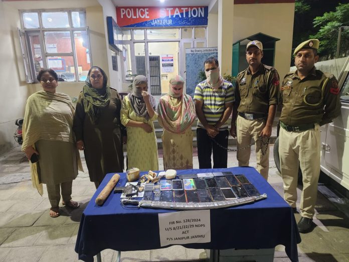 Cop, Two Wives Arrested With Heroin In Jammu