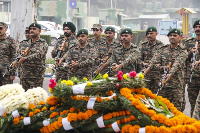 J&K | Army Pays Tribute To JCO Rakesh Kumar Martyred In Kishtwar Encounter