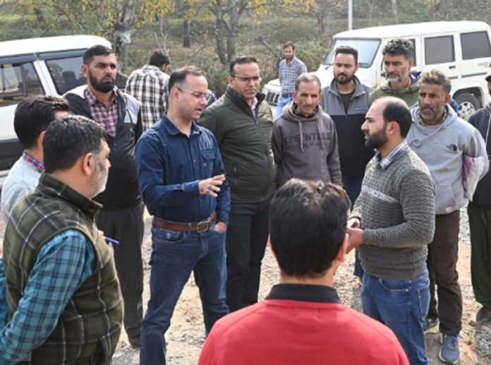 DC Shopian interacting with officials of JSD.