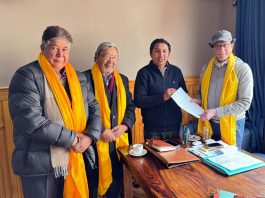 Former MP JTN submitting a memorandum to New District Committee at Leh on Saturday.