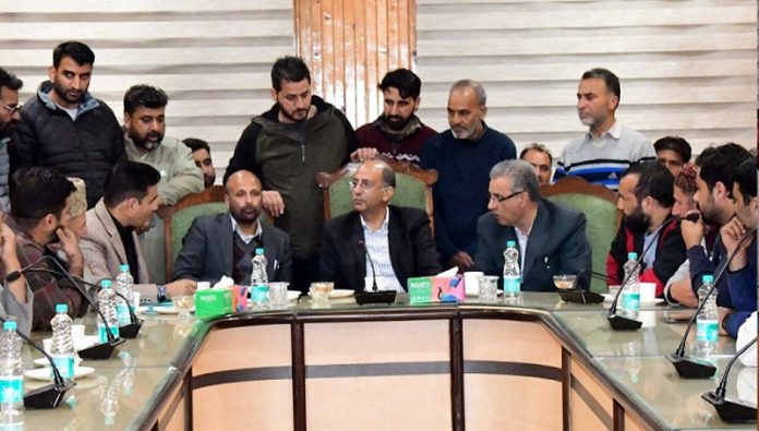 Advisor Nasir Aslam Wani meeting delegation at Ganderbal.