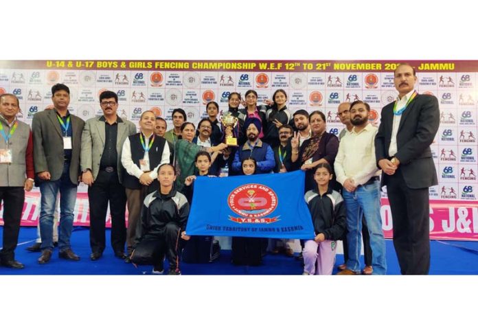 J&K Fencers posing along with dignitaries during prize distribution ceremony.