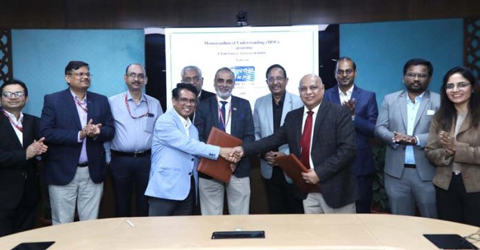 Uttam Lal, Director NHPC and Dr. D.K. Khare, Advisor, GGGI signing an MoU on Thursday.