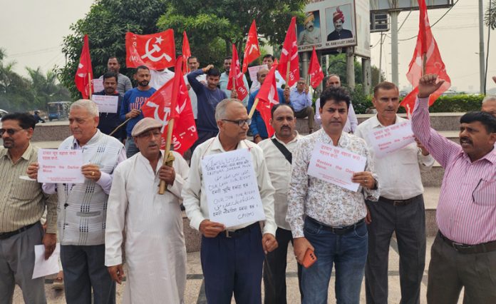 CPI(M) leaders and activists staging a protest in Jammu on Monday. —Excelsior/Rakesh