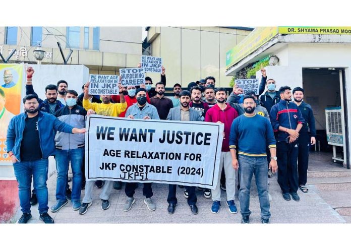 JKP Constable and SI aspirants staging protest in Jammu on Monday.