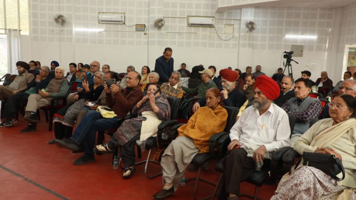 Intellectuals and Hindi lovers at the conference.