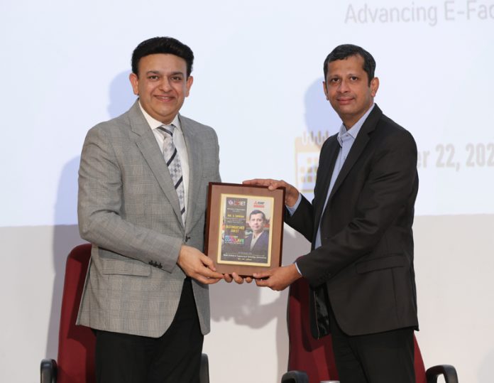 Director MIET, Prof Ankur Gupta, presenting a memento to S Sriram (Director FAID, Mitsubishi Electric India).