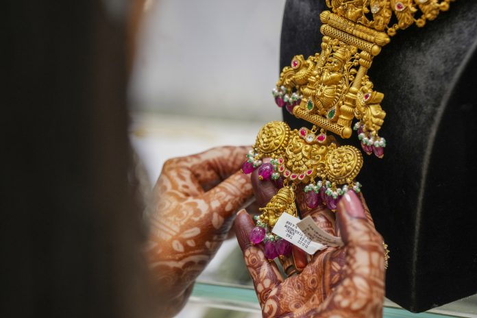 Gold Declines Rs 200 To Rs 79,000 Per 10 Gm; Silver Bounces Rs 2,400