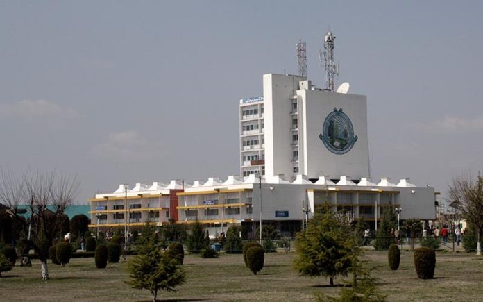 Kashmir University Defers Exams Because Of Snow