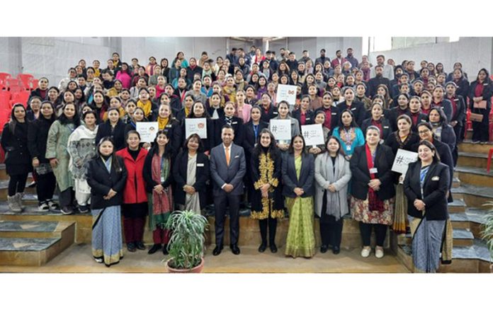 Faculty of Jodhamal Public School posing along with resources person during Google Super Researchers programme.