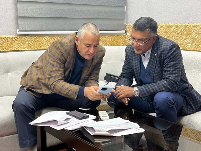 Minister Javed Dar in a meeting with Secy APD Shailendra Kumar.