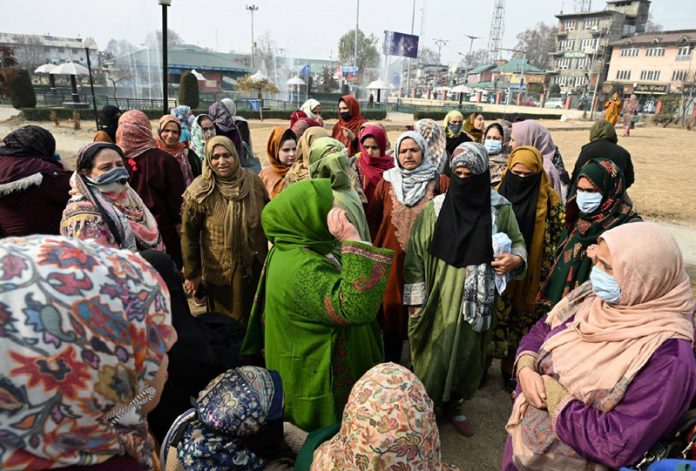 FMPHWs during a protest in Srinagar on Saturday. -Excelsior/Shakeel