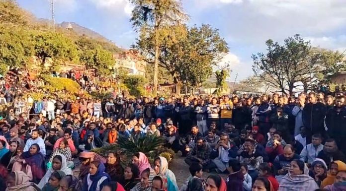 A huge gathering of protestors in Shalimar Park Katra.