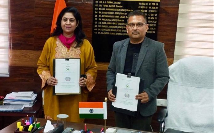 Director JKEDI and Principal, Govt Degree College for Women, Kathua displaying copies of MoU signed by them.