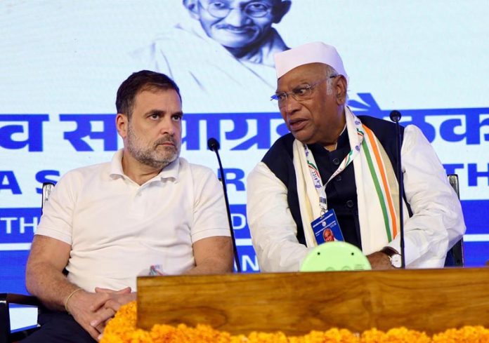 Congress president Mallikarjun Kharge and Leader of Opposition Rahul Gandhi at the extended meeting of CWC ‘Nav Satyagraha’, in Belagavi on Thursday. (UNI)