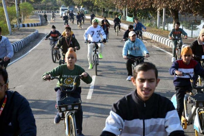 Youngsters participating in Fit India Cycle Rally organised by CRPF in large number at Chatha, Jammu.