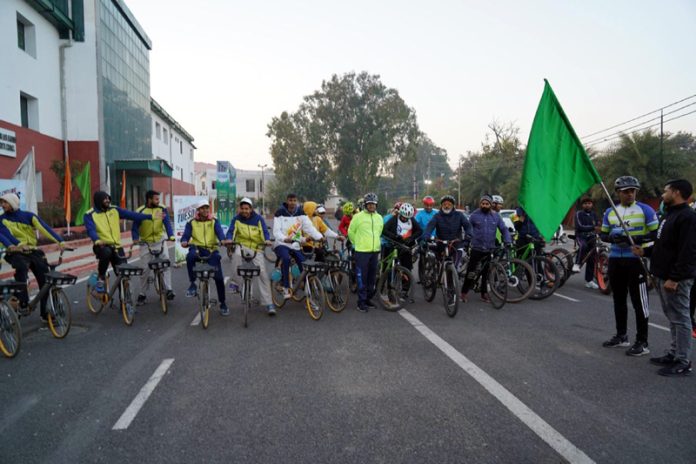 Participants taking part in FIT India Cycling Tuesdays Campaign in Jammu.