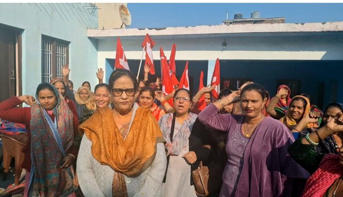 NC leader Bimla Luthra along with NC Women Wing workers.