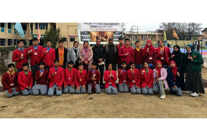 Archers posing along with dignitaries during closing ceremony at Srinagar.