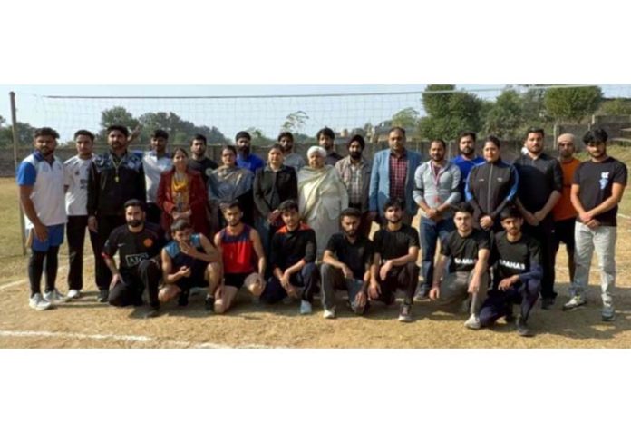 Players posing along with dignitaries during College’s sports meet.