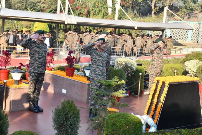 GOC-in-C in Lt Gen MV Suchindra Kumar laying the wreath at Dhruva War Memorial in Udhampur on Monday. (UNI)