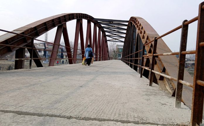 View of bridge at Gandbal which has been thrown open for public. -Excelsior/Shakeel